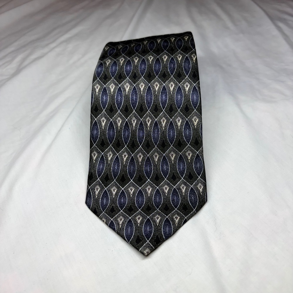 Keith Daniels Mens Silk Necktie Grey Navy Blue Geometric Ogee Pattern Hand Made